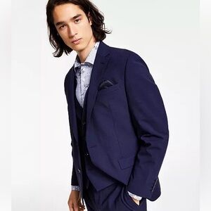 NWT Navy Blue Solid Suit Jacket Blazer from BAR III / 38S Slim-Fit